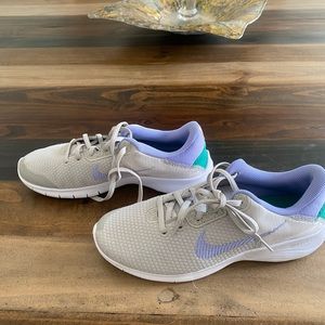 Nike running or walking sneaker size 9 1/2.
